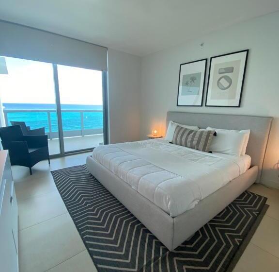 Superior suite with view, Monte Carlo Suites In Miami Beach