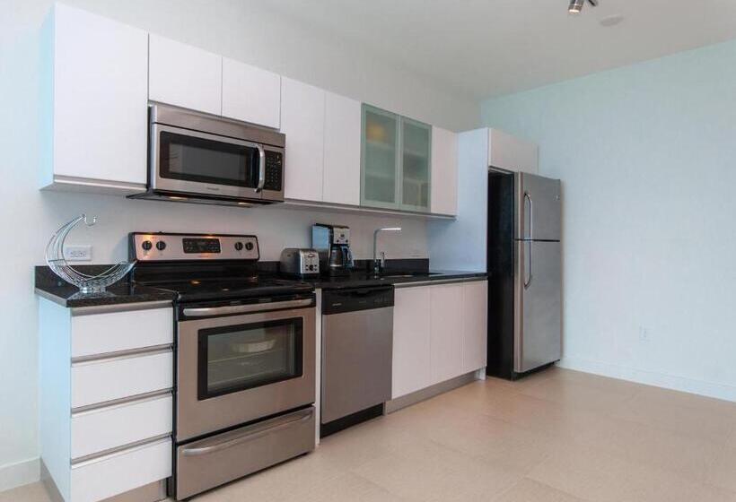 可观景的套房, Monte Carlo Suites In Miami Beach