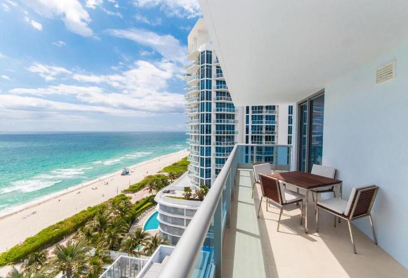 Superior suite with view, Monte Carlo Suites In Miami Beach