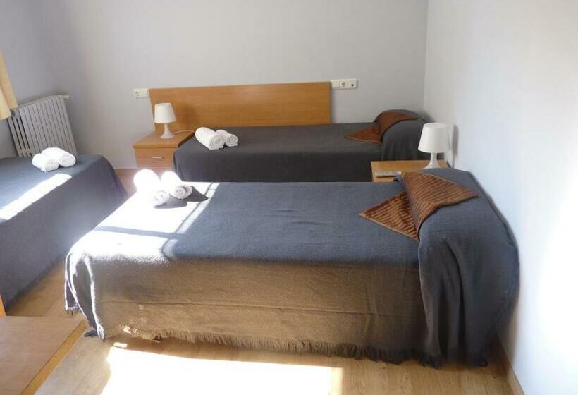 スタンダードトリプルルーム, 139