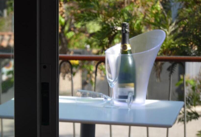 バルコニー付きスタンダードルーム, 139