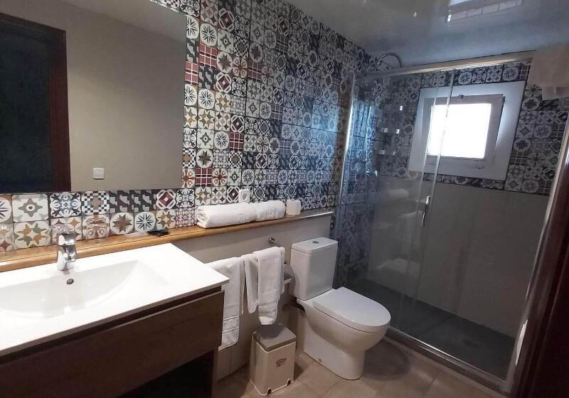 スタンダードトリプルルーム, 139