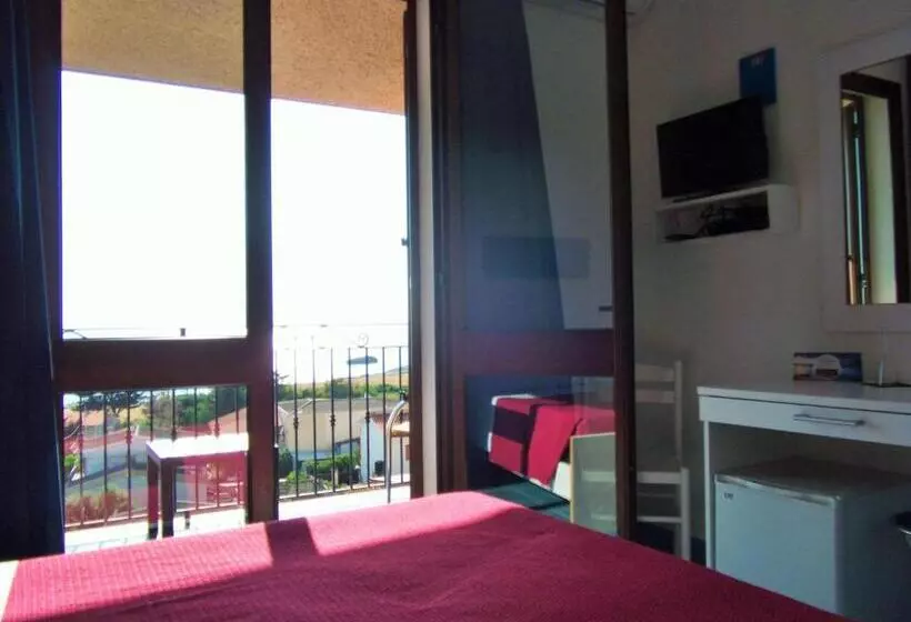 Triple Room Sea View, Bella Vista S Archittu