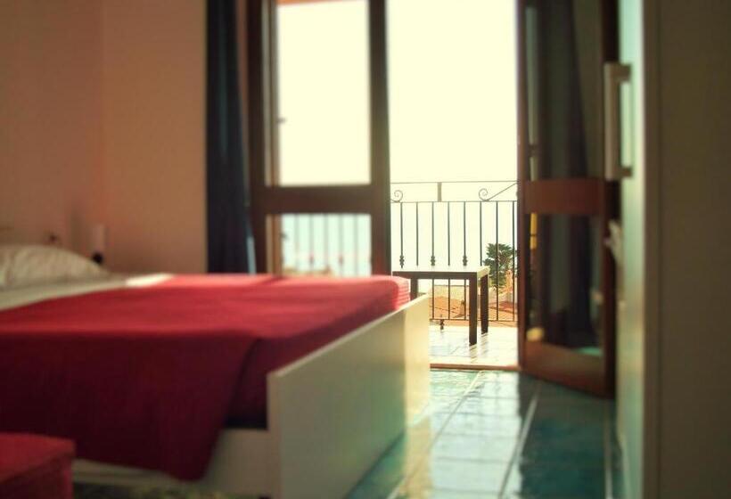 Triple Room Sea View, Bella Vista S Archittu