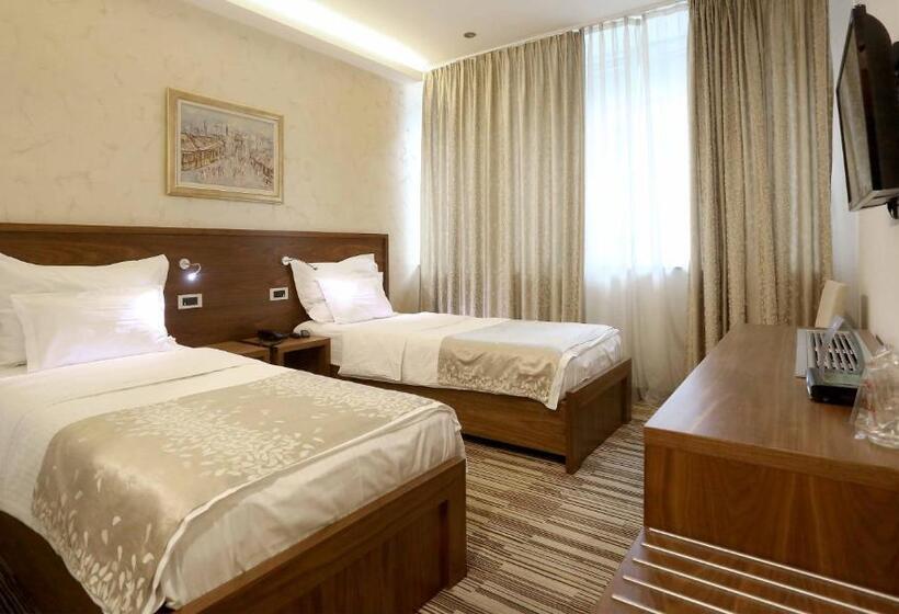 Superior Oda, Bistrik City Center