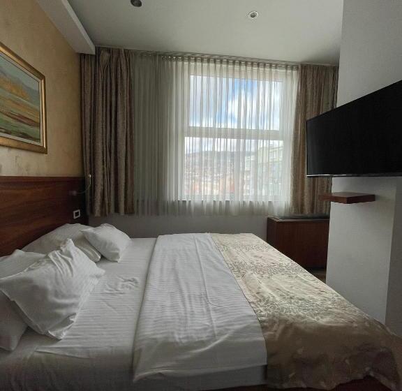 Junior Süit, Bistrik City Center