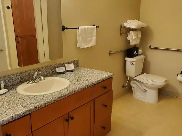 سوییت, Clarion Hotel & Suites