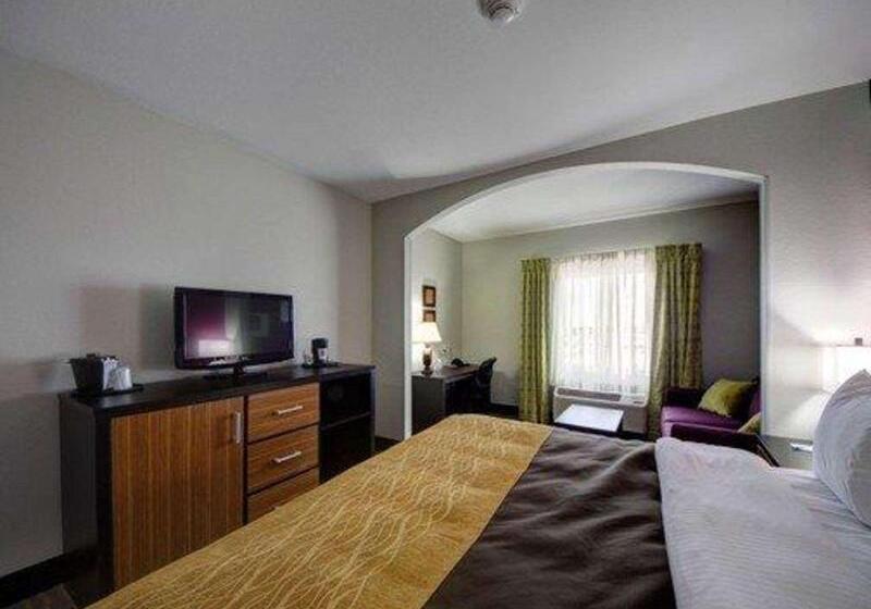 キングサイズベッドのスイートルーム, Comfort Inn & Suites Tulsa I44 West  Rt 66