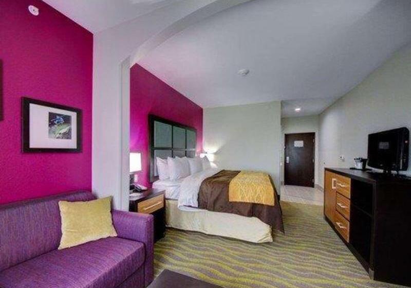 キングサイズベッドのスイートルーム, Comfort Inn & Suites Tulsa I44 West  Rt 66