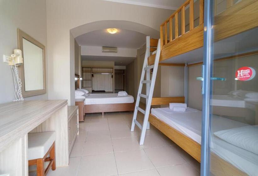 Quarto Familiar, Hermes