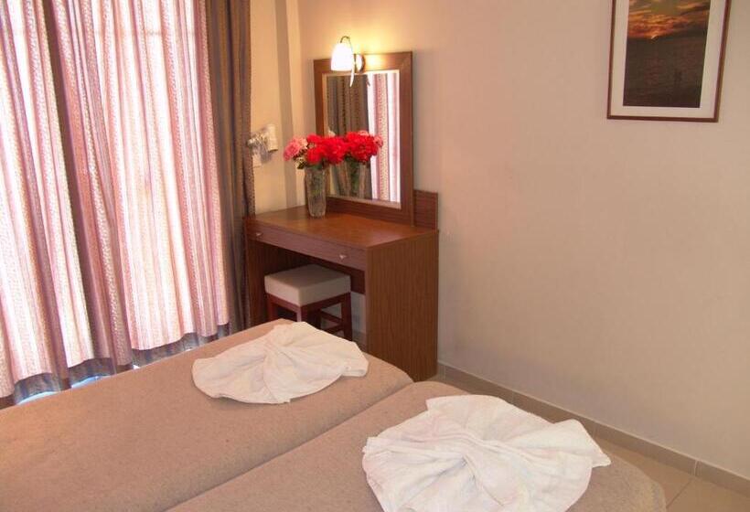 Quarto Estandar Vista Mar, Hermes
