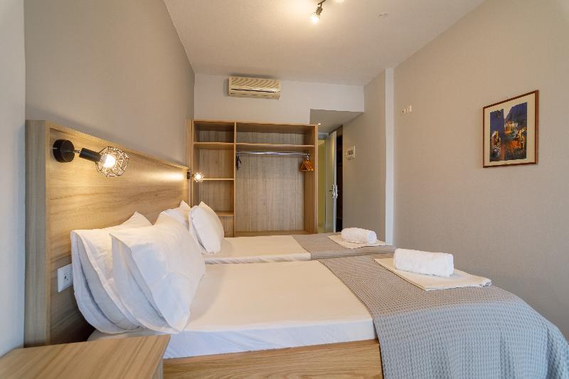 オーシャンビューファミリールーム, Hermes