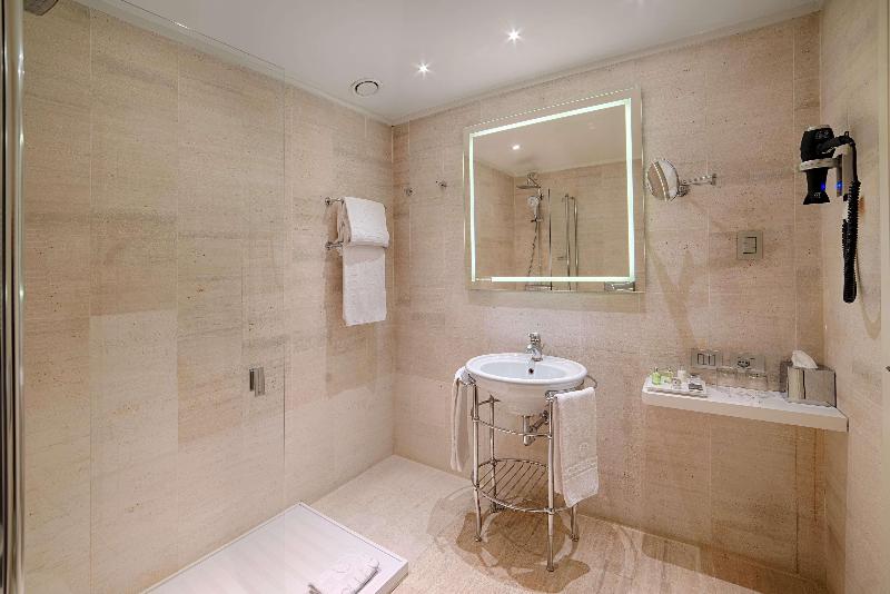 スーペリアールーム, Hermes