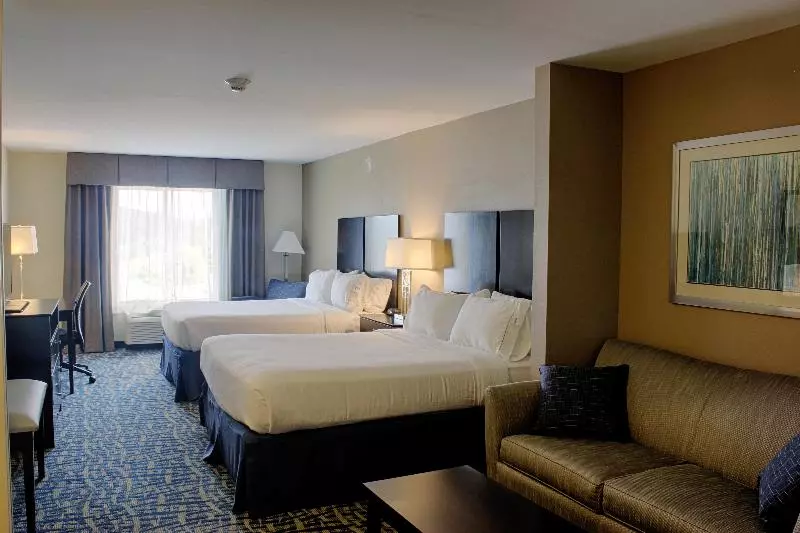 身障者適用スイートルーム, Holiday Inn Express & Suites Lebanon, An Ihg