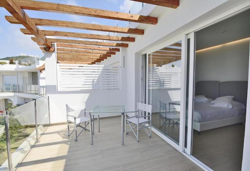 デラックスルーム, Infinity Resort Tropea