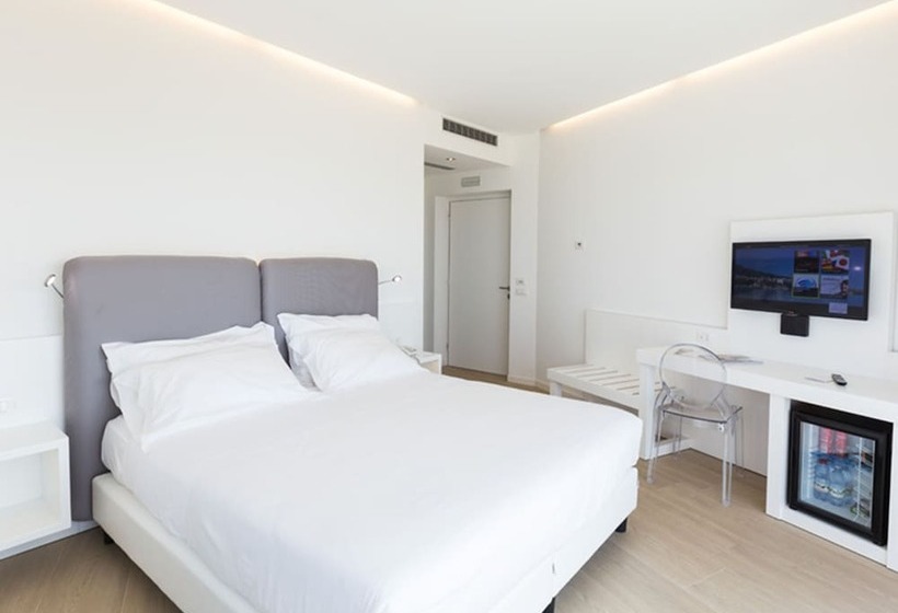 デラックスルーム, Infinity Resort Tropea