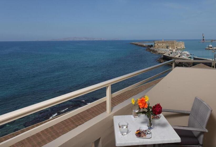 غرفة قياسية مطلّة علي البحر, Kronos