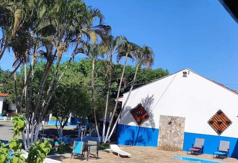 غرفة قياسية ثلاثية, Lago Azul