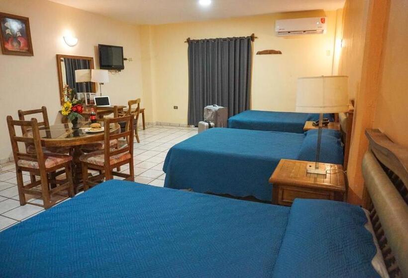 标准三人间, Las Fuentes