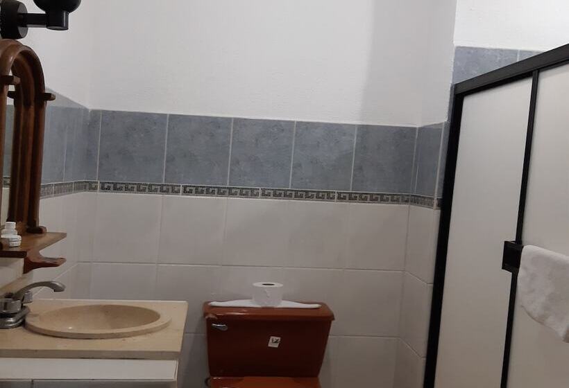 标准间, Las Fuentes