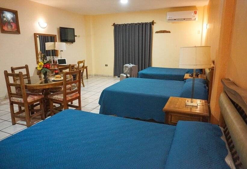 标准三人间, Las Fuentes