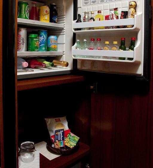 标准单人间, Maxim