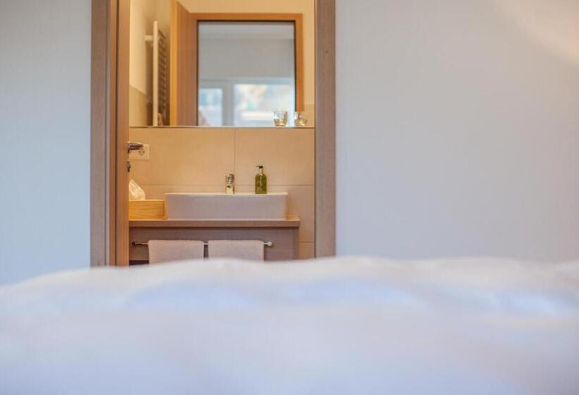 Номер Стандарт с Балконом, Pflugwirts Hotel Und Gasthaus