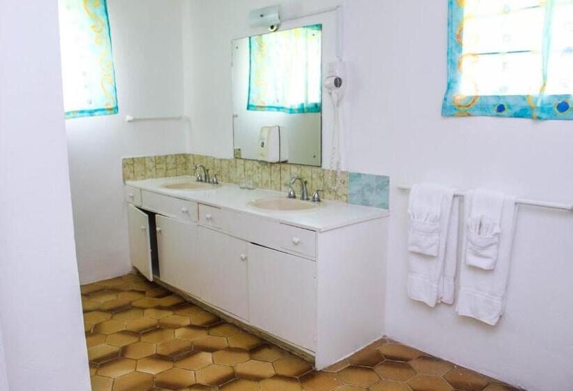 ویلای 3 خوابه, The Monteray