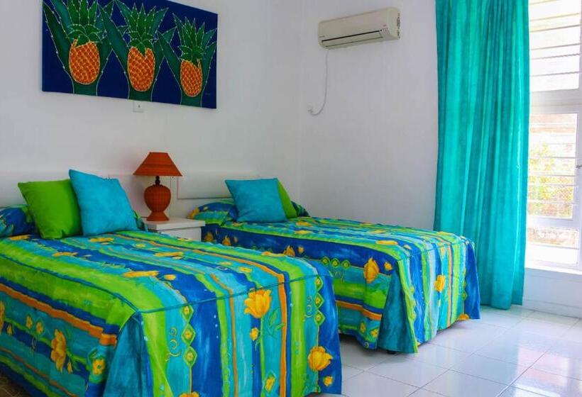 ویلای 3 خوابه, The Monteray