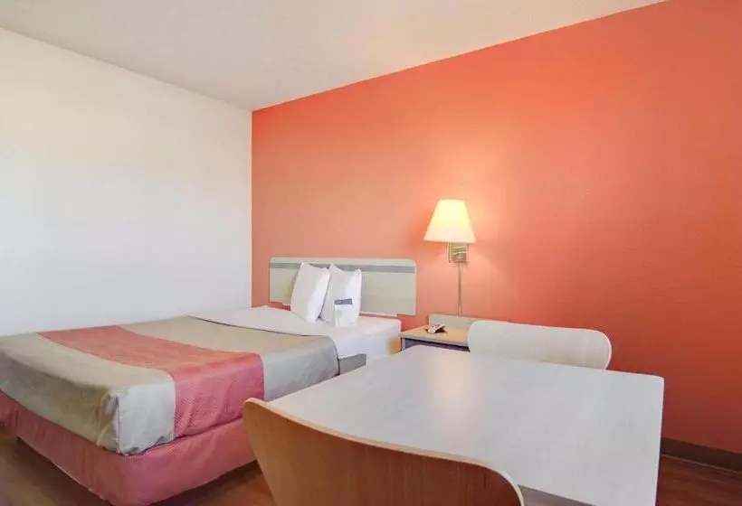 スタンダードルーム, Motel 6colby, Ks