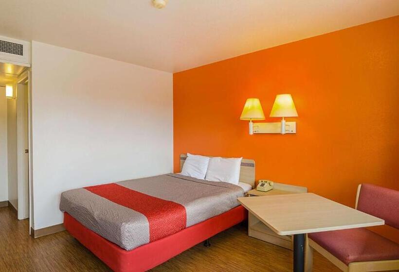 غرفة قياسية, Motel 6 Laramie, Wy