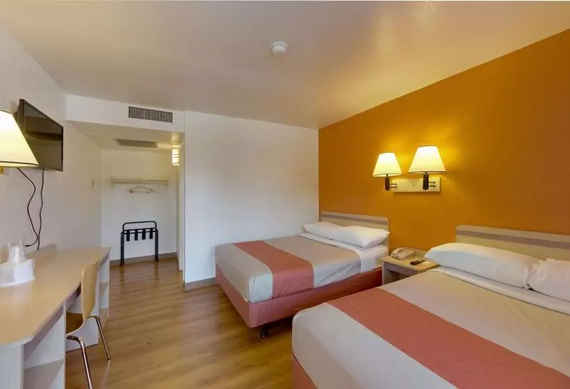 Deluxe-huone, Motel 6 Weed Mount Shasta