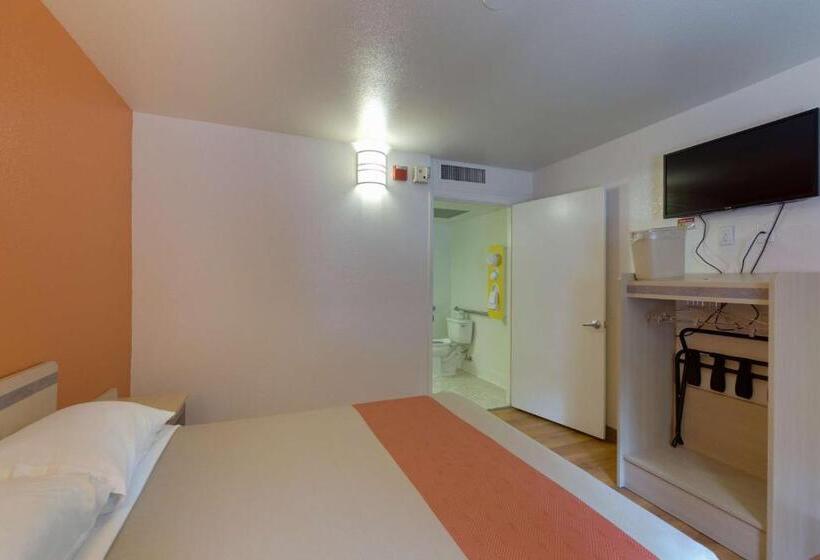 Номер Стандарт, Motel 6 Weed  Mount Shasta