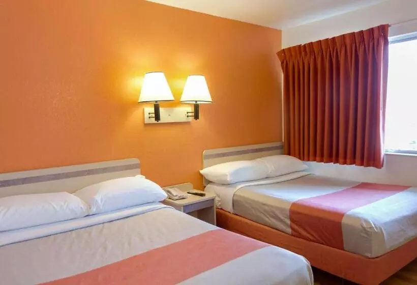 Standard Neljän Hengen Huone, Motel 6 Weed Mount Shasta