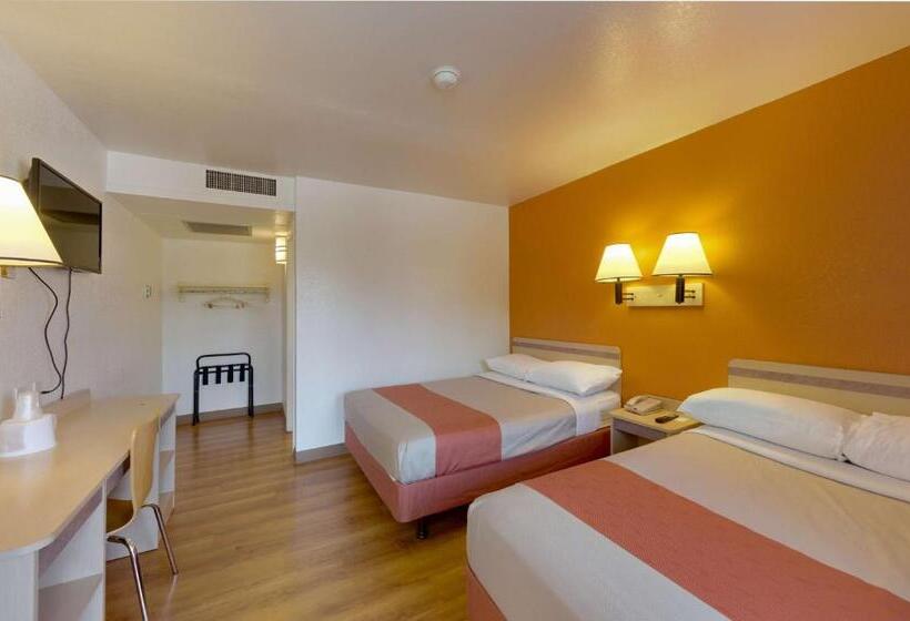 디럭스 4인 룸, Motel 6 Weed  Mount Shasta