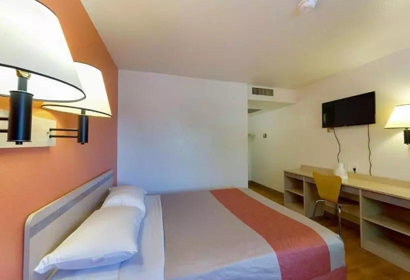 Standard-invahuone, Motel 6 Weed Mount Shasta