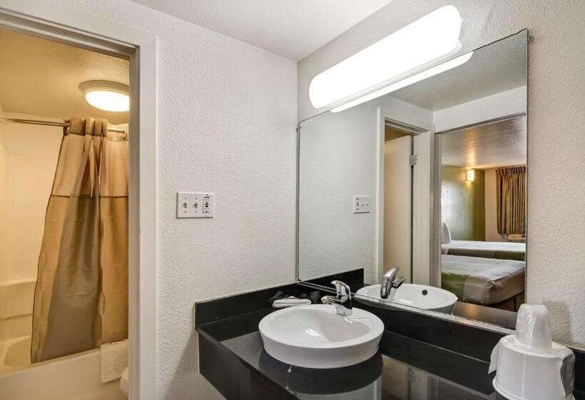 Standart Oda, Motel 6dallas, Tx Forest Lane