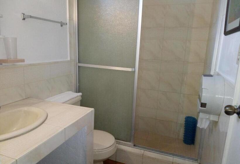 Номер Стандарт, Tazumal House