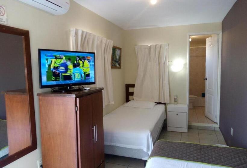 Номер Стандарт Трехместный, Tazumal House