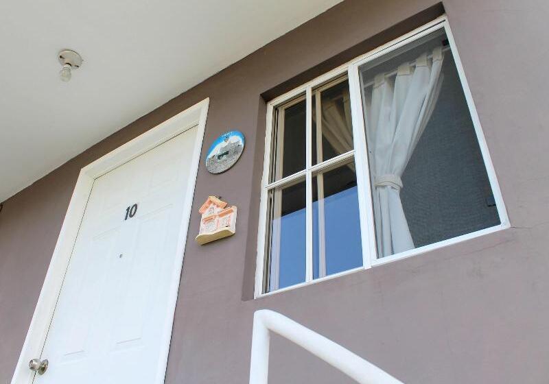 Номер Стандарт, Tazumal House