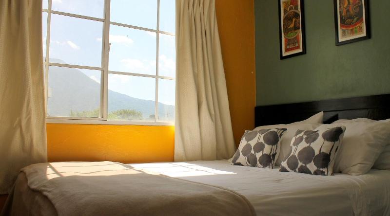 Номер Стандарт, Tazumal House