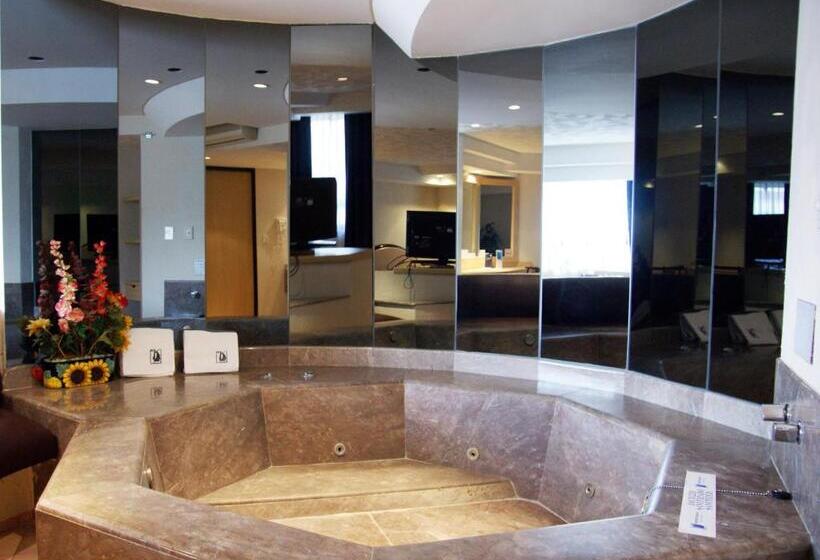 Люкс с гидромассажем, Porto Novo Hotel & Suites