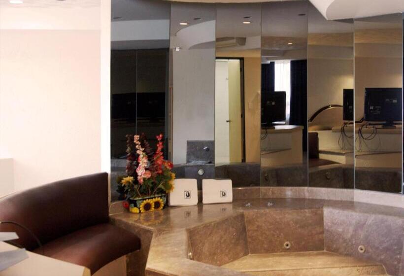 Люкс с гидромассажем, Porto Novo Hotel & Suites