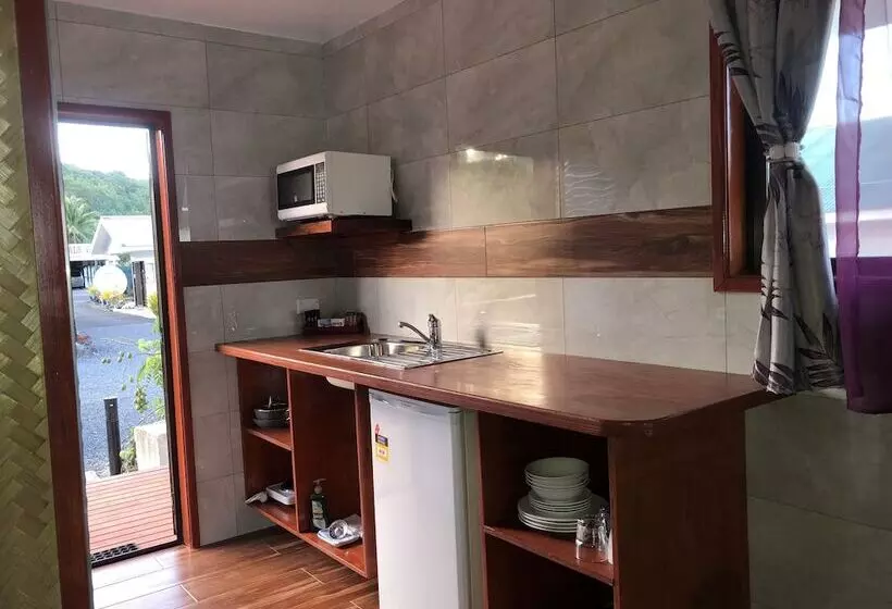 بانگلوی لوکس, Rino S Motel