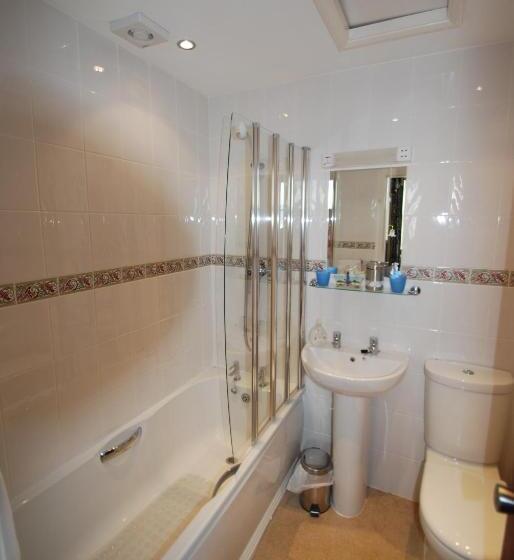 غرفة قياسية ثلاثية مطلة علي الحديقة, Headlands