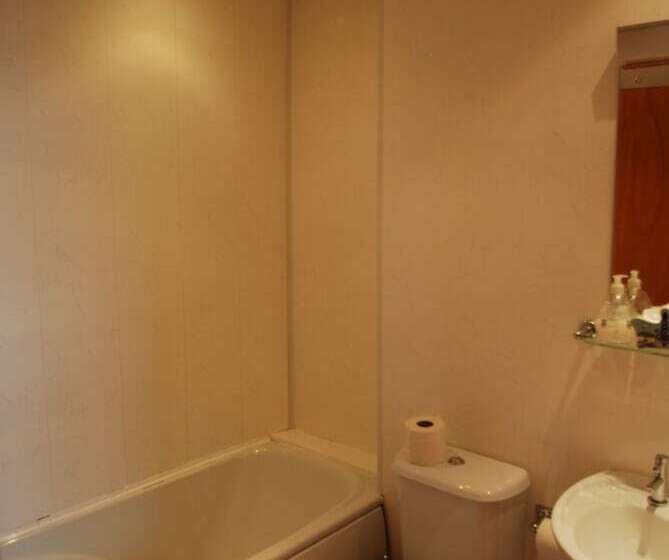 غرفة قياسية مطلّة علي الحديقة, Headlands