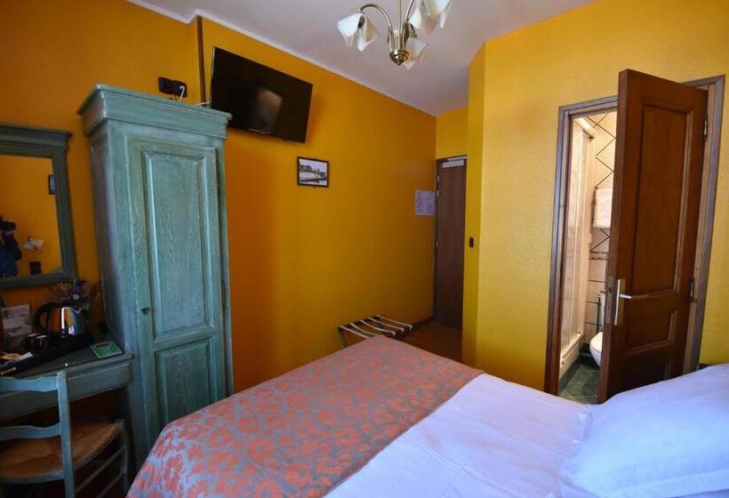 基本间, De Calais