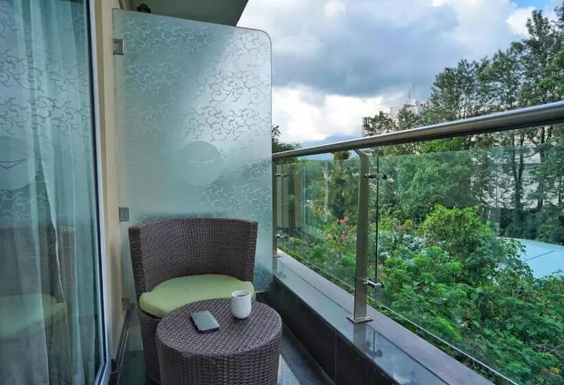 バルコニー付きスタンダードルーム, Hyatt Centric Rajpur Road Dehradun
