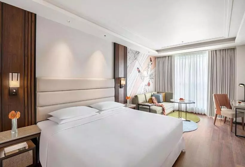 キングサイズベッドのデラックスルーム, Hyatt Centric Rajpur Road Dehradun