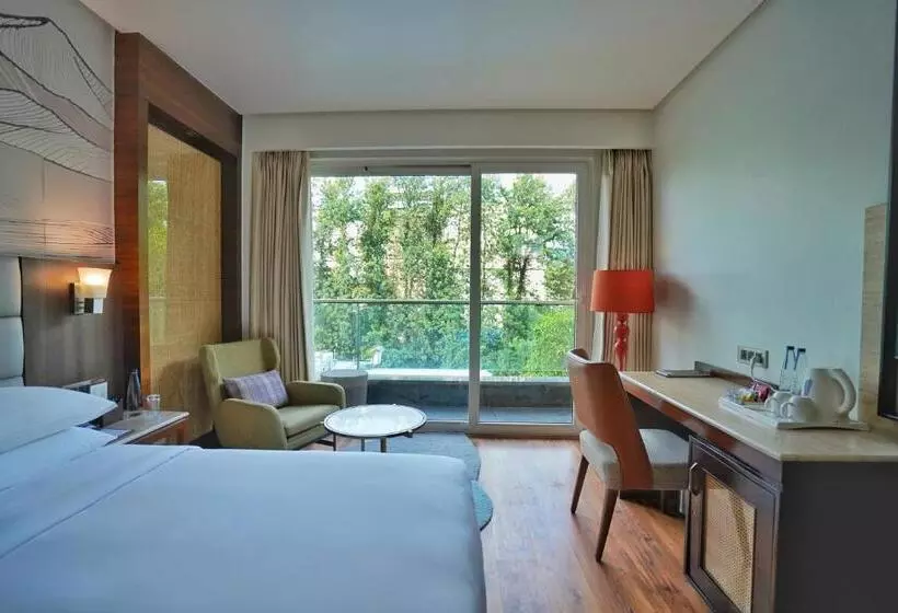 キングサイズベッドのスタンダードルーム, Hyatt Centric Rajpur Road Dehradun